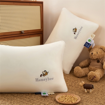 91家纺网 家纺一手货源 找家纺 （总）呆头鹅 2024新款A类全棉大豆纤维蜜蜂立体枕 枕芯枕头五星酒店仪征羽丝绒母婴级无荧光甲醛