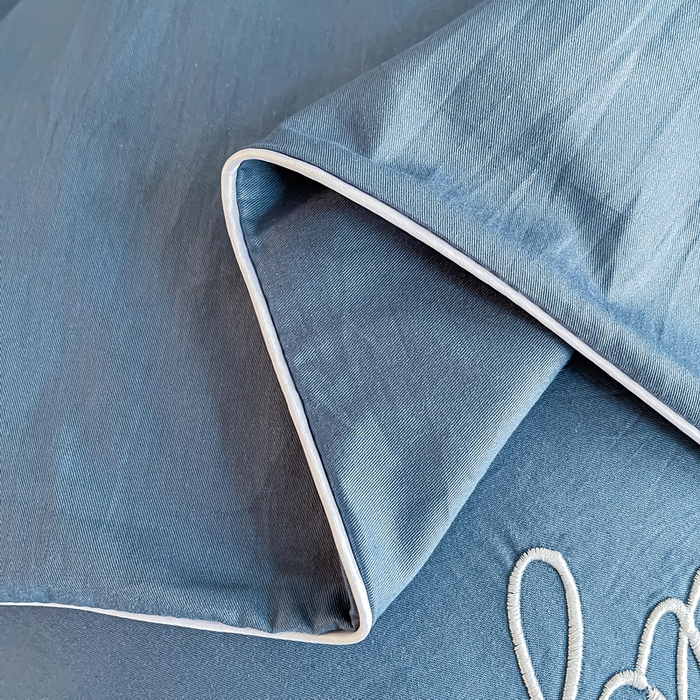 91家纺网 家纺一手货源 找家纺 一帆毯业 2024新款全棉纯色刺绣麻绳滚边四件套 宾利蓝