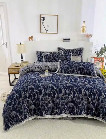 91家纺网 家纺一手货源 找家纺 鲁爱 2025新款全棉色织双层纱布流苏款四件套 云影-深兰