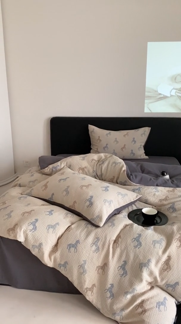 91家纺网 家纺一手货源 找家纺 （总）赫帛 2024新款A类全棉色织三层纱水洗棉四件套-渐变马