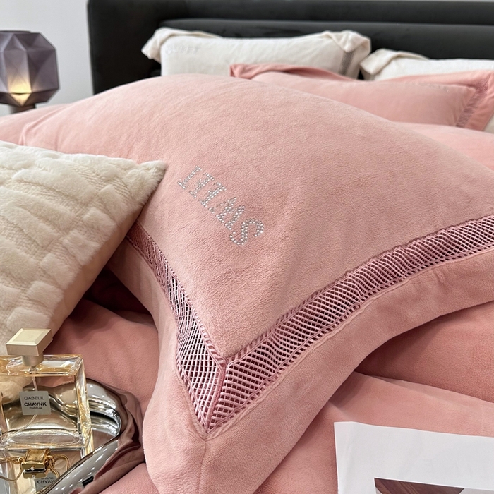 91家纺网 家纺一手货源 找家纺 榻尚 2024新款高绒公主绒四件套-低调的华丽 低调的华丽-粉玉