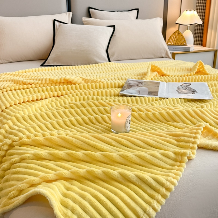 91家纺网 家纺一手货源 找家纺 一帆毯业 2024新款抽条压缩代发抽空跨境外贸260克兔毛珊瑚法兰绒空调毯子抽条毛毯简约牛奶绒盖毯 柠檬黄