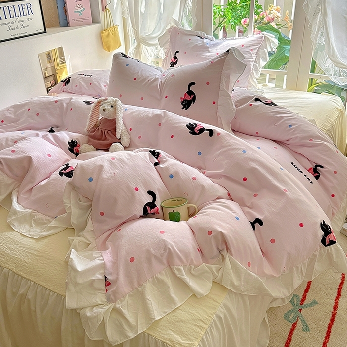 91家纺网 家纺一手货源 找家纺 阿曼达 2024新款ins博主风法式南法风浪漫系列花边款印花水洗m四件套 南法风-粉猫咪