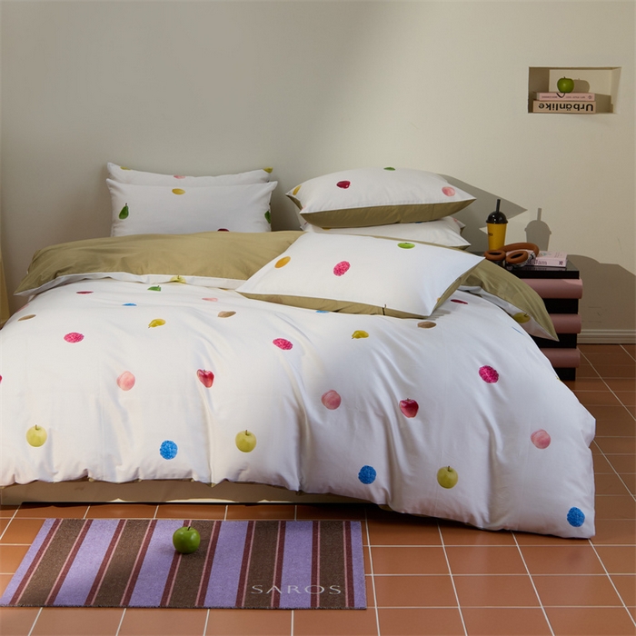 91家纺网 家纺一手货源 找家纺 赫帛 2024新款60s缎纹数码印花长绒棉四件套-缤纷水果 缤纷水果-白色