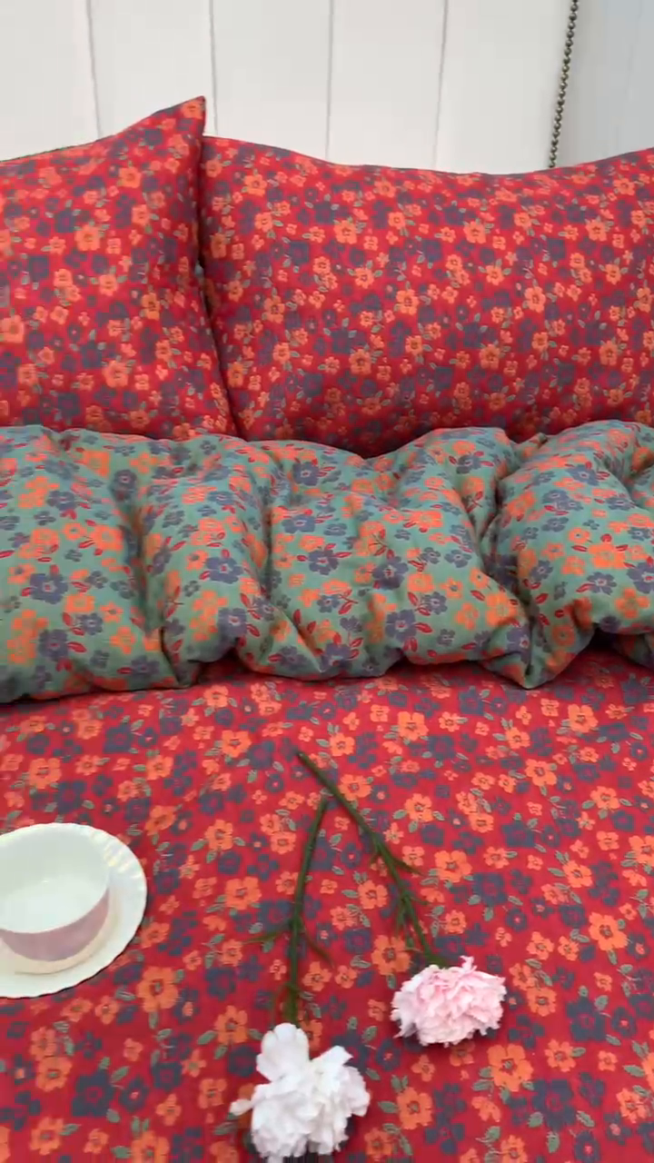 91家纺网 家纺一手货源 找家纺 鲁爱 2025新款三层纱床盖款四件套 清新之歌-红