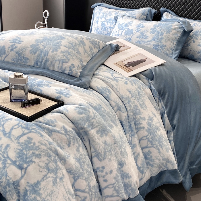 91家纺网 家纺一手货源 找家纺 优悦生活馆 2025新款牛奶绒印花四件套-维也纳 维也纳-湖水绿