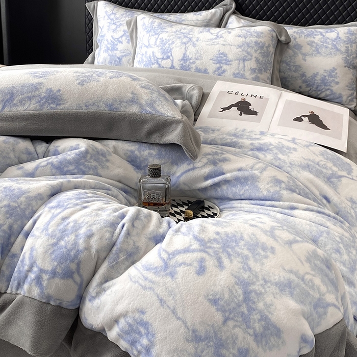 91家纺网 家纺一手货源 找家纺 优悦生活馆 2025新款牛奶绒印花四件套-维也纳 维也纳-时尚灰