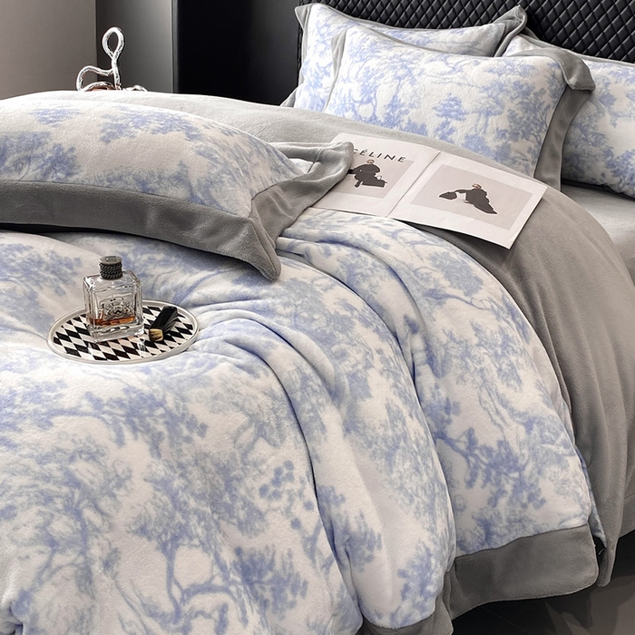 91家纺网 家纺一手货源 找家纺 优悦生活馆 2025新款牛奶绒印花四件套-维也纳 维也纳-时尚灰