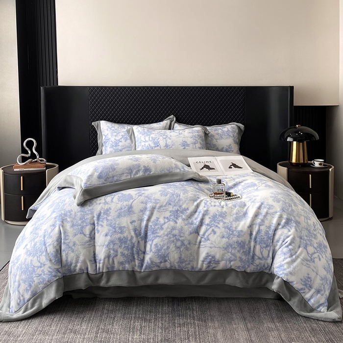 91家纺网 家纺一手货源 找家纺 优悦生活馆 2025新款牛奶绒印花四件套-维也纳 维也纳-时尚灰