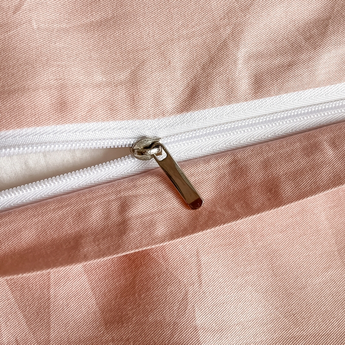 91家纺网 家纺一手货源 找家纺 一帆毯业 2024新款全棉纯色刺绣麻绳滚边四件套 天空蓝+玫瑰粉