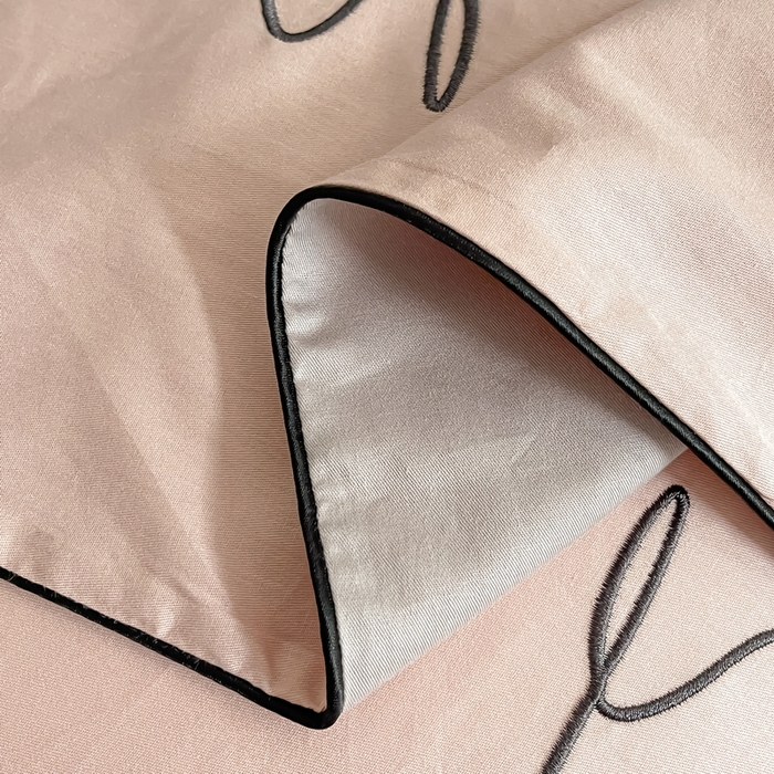 91家纺网 家纺一手货源 找家纺 一帆毯业 2024新款全棉纯色刺绣麻绳滚边四件套 玫瑰粉+浅灰