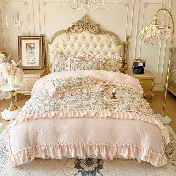 91家纺网 家纺一手货源 找家纺 亲亲公主 2025新款高克重牛奶绒花边四件套-法式情怀 奶油粉