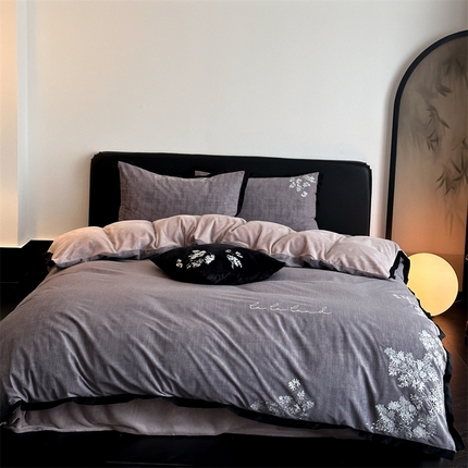 91家纺网 家纺一手货源 找家纺 （总）赫帛 2024新款刺绣鎏金绒四件套-夕雾