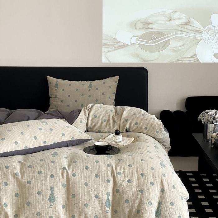 91家纺网 家纺一手货源 找家纺 （总）赫帛 2024新款A类全棉色织三层纱水洗棉四件套-波点猫