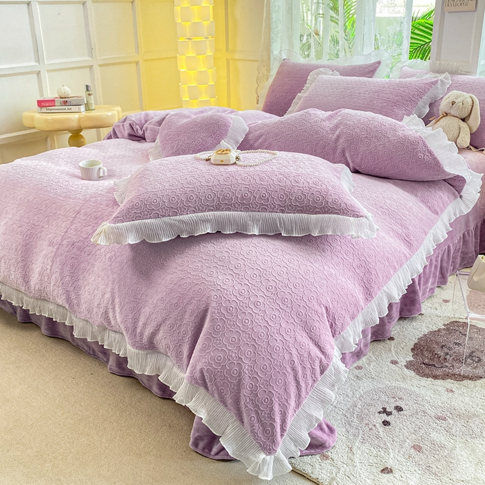 91家纺网 家纺一手货源 找家纺 畅畅家纺 2024直播爆款8斤230克雕花牛奶绒韩版花边法莱绒烂花四件套 公主风-香芋紫