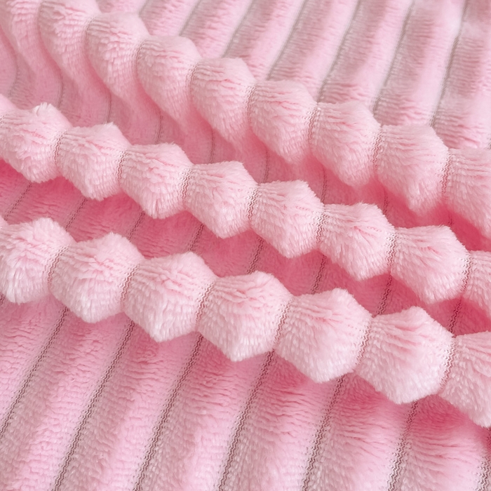 91家纺网 家纺一手货源 找家纺 一帆毯业 2024新款抽条压缩代发抽空跨境外贸260克兔毛珊瑚法兰绒空调毯子抽条毛毯简约牛奶绒盖毯 蔷薇粉