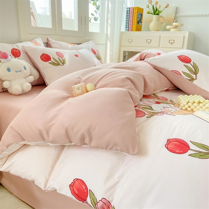 91家纺网 家纺一手货源 找家纺 （总）雅阁尔 2024新款直播热款水洗云朵棉四件套小碎花被套床笠三件套