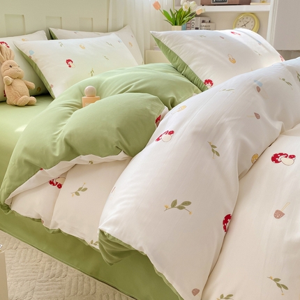 91家纺网 家纺一手货源 找家纺 （总）雅阁尔 2024新款直播热款水洗云朵棉四件套小碎花被套床笠三件套