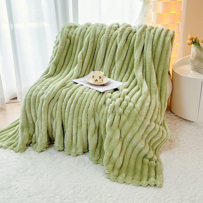 91家纺网 家纺一手货源 找家纺 璐维斯家纺 2025款直播热款400g大抽条仿兔毛绒毛毯加厚保暖毯子可供跨境外 草绿