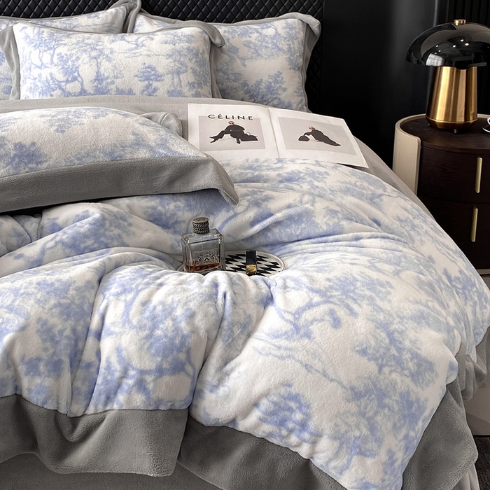 91家纺网 家纺一手货源 找家纺 优悦生活馆 2025新款牛奶绒印花四件套-维也纳 维也纳-时尚灰