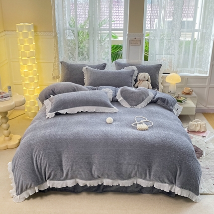 91家纺网 家纺一手货源 找家纺 畅畅家纺 2024直播爆款8斤230克雕花牛奶绒韩版花边法莱绒烂花四件套 公主风-浅灰