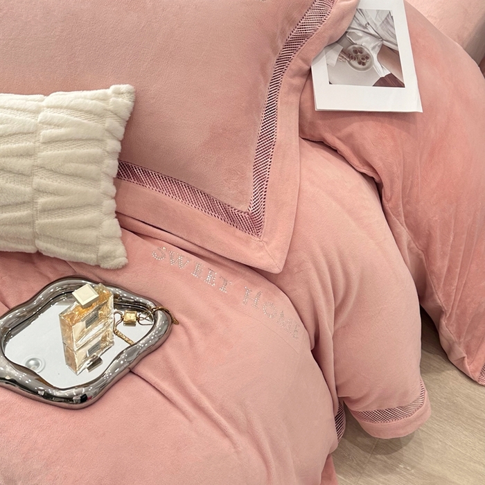 91家纺网 家纺一手货源 找家纺 榻尚 2024新款高绒公主绒四件套-低调的华丽 低调的华丽-粉玉