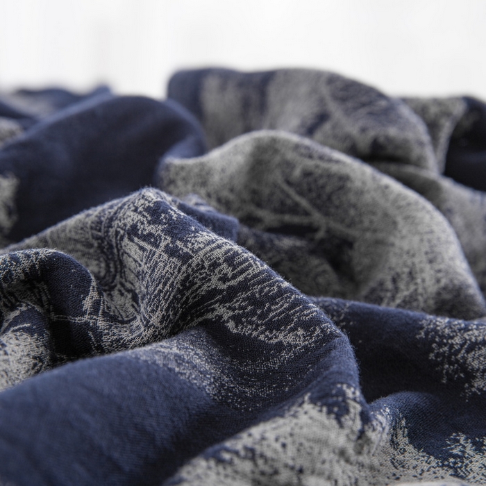 91家纺网 家纺一手货源 找家纺 鲁爱 2025新款全棉色织双层纱布流苏款四件套 漫步森林-深兰