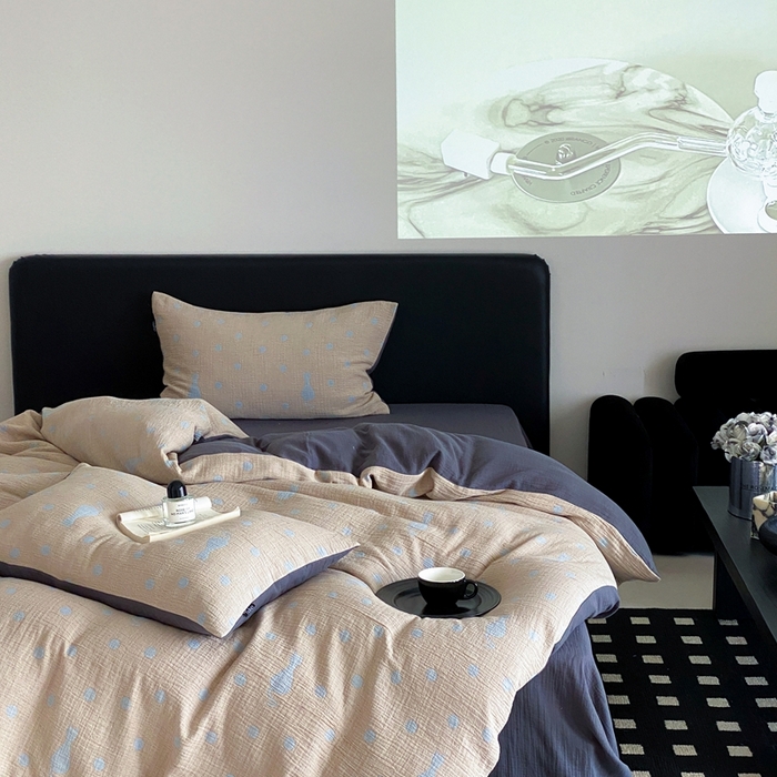 91家纺网 家纺一手货源 找家纺 赫帛 2024新款A类全棉色织三层纱水洗棉四件套-波点猫 波点猫-蓝色