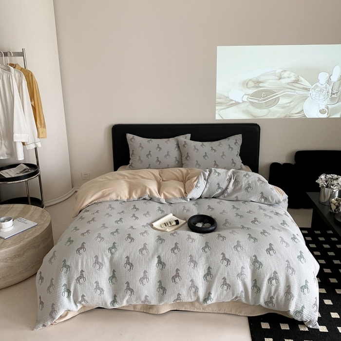 91家纺网 家纺一手货源 找家纺 赫帛 2024新款A类全棉色织三层纱水洗棉四件套-渐变马 渐变马-绿灰