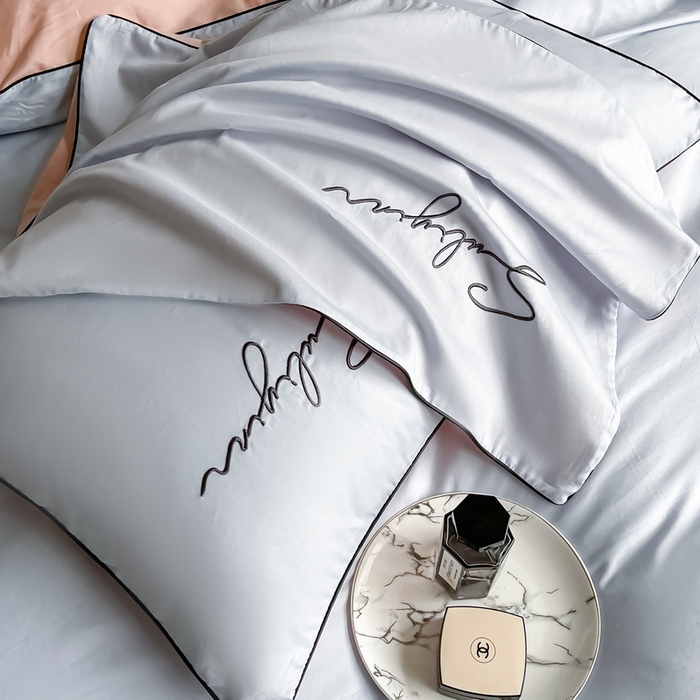 91家纺网 家纺一手货源 找家纺 一帆毯业 2024新款全棉纯色刺绣麻绳滚边四件套 天空蓝+玫瑰粉