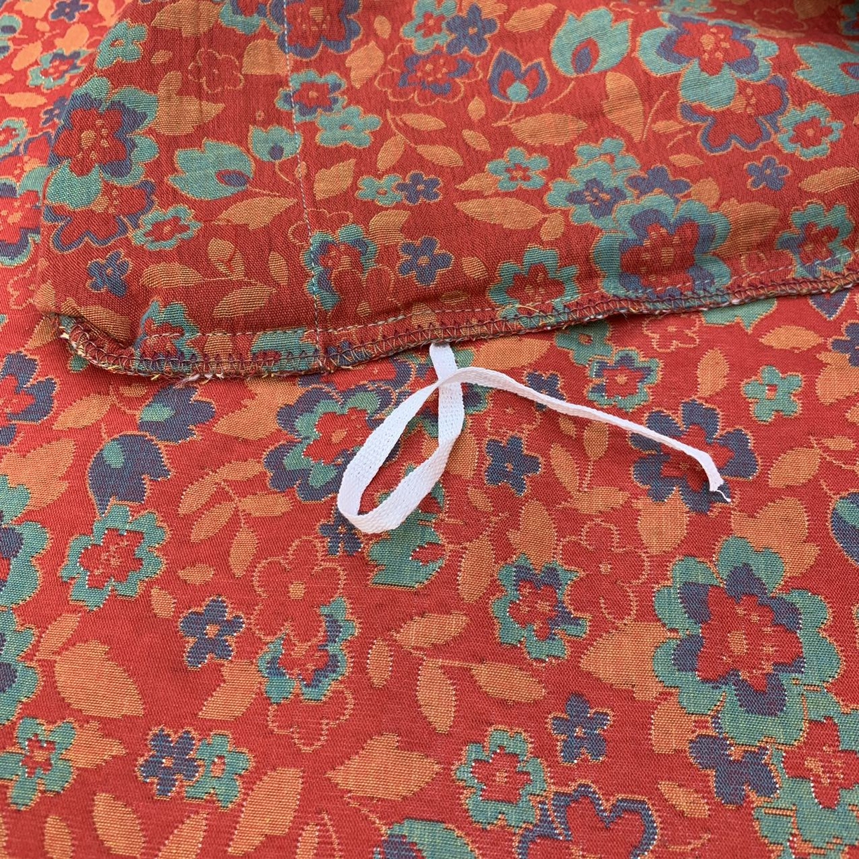 91家纺网 家纺一手货源 找家纺 鲁爱 2025新款三层纱床盖款四件套 红小花