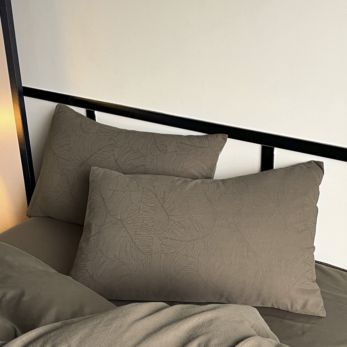 91家纺网 家纺一手货源 找家纺 雅居纺家纺 2024新款100%全棉三层纱提花四件套 树叶咖