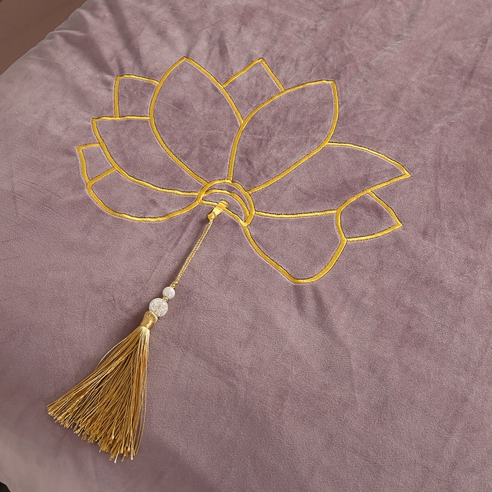 91家纺网 家纺一手货源 找家纺 琪宝阁 2024新款丽丝绒美 容床罩套件-荷花 荷花-豆沙