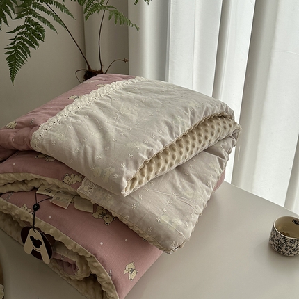 91家纺网 家纺一手货源 找家纺 （总）U被家纺 2025新款法式贴边全棉双层纱婴儿棉豆豆被被子被芯