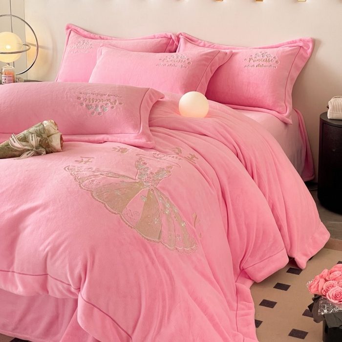 91家纺网 家纺一手货源 找家纺 新方向 2025新款全消光A类牛奶绒四件套-公主请开心2 公主请开心-粉