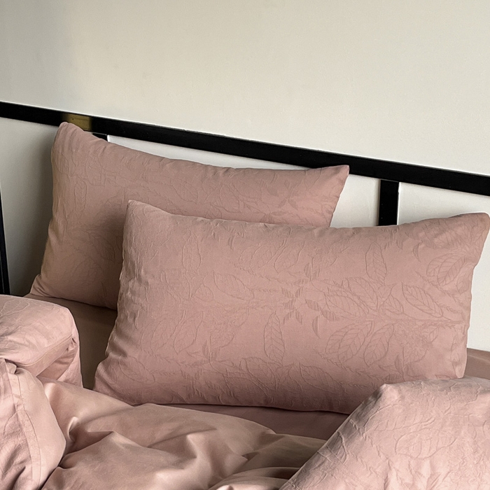 91家纺网 家纺一手货源 找家纺 雅居纺家纺 2024新款100%全棉三层纱提花四件套 浪漫树叶