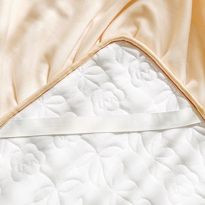 91家纺网 家纺一手货源 找家纺 虹星家纺 2024新款雕花夹棉蕾丝牛奶绒床裙-罗马花园 罗马花园 象牙白