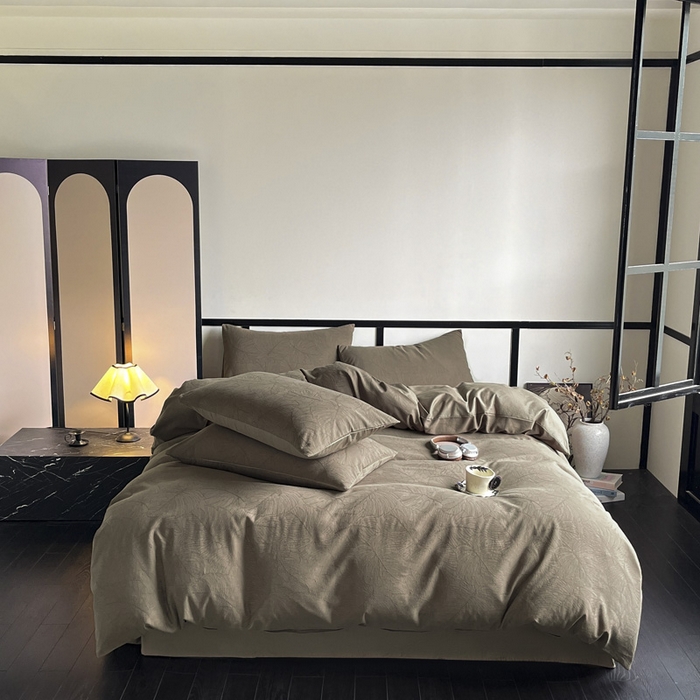 91家纺网 家纺一手货源 找家纺 雅居纺家纺 2024新款100%全棉三层纱提花四件套 树叶咖