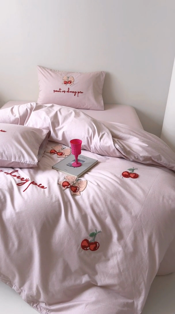 91家纺网 家纺一手货源 找家纺 窝米 2025春季新品40S高定毛巾绣刺绣款四件套-小樱结 小樱结-粉米