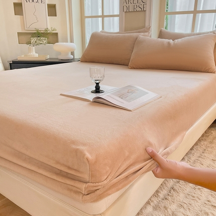 91家纺网 家纺一手货源 找家纺 （总）棉立方家纺 2023新款高克重超密防静电牛奶绒绒床笠三件套