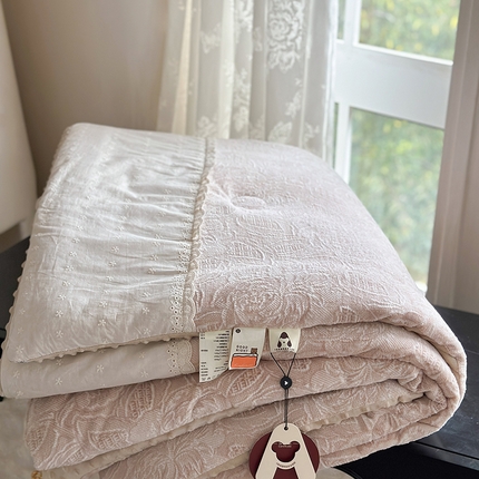 91家纺网 家纺一手货源 找家纺 （总）U被家纺 2025新款亲肤舒适法式贴边韩国绒豆豆被被子被芯