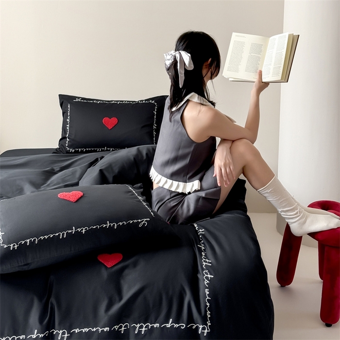 91家纺网 家纺一手货源 找家纺 窝米 2025春季新品40支高定毛巾绣刺绣款四件套-Love Love-神秘黑