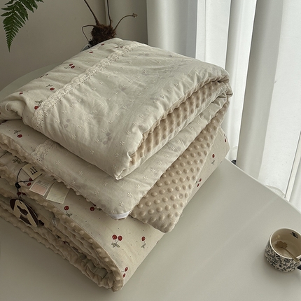 91家纺网 家纺一手货源 找家纺 （总）U被家纺 2025新款法式贴边全棉双层纱婴儿棉豆豆被被子被芯