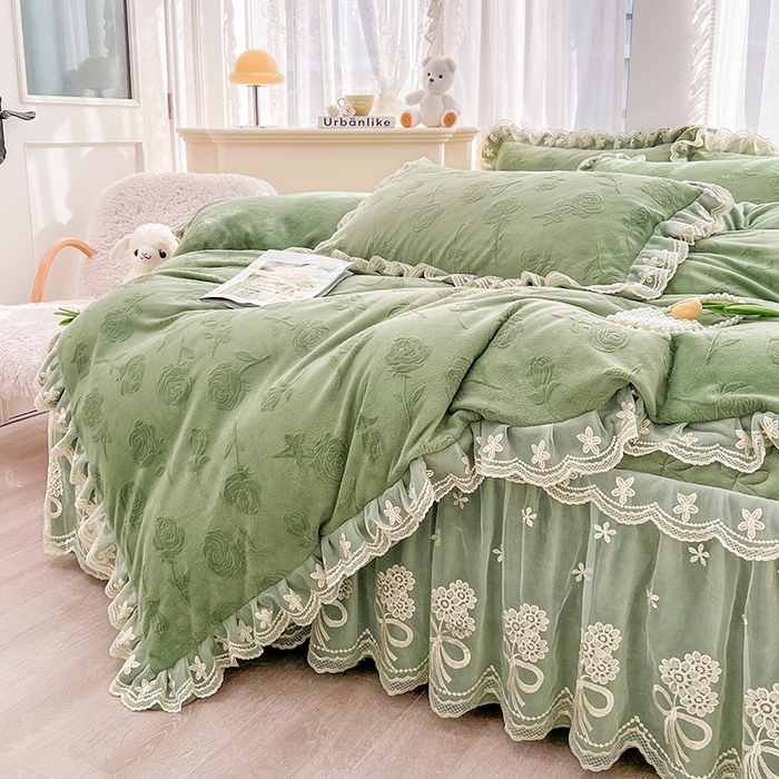 91家纺网 家纺一手货源 找家纺 虹星家纺 2024新款雕花夹棉蕾丝牛奶绒床裙四件套-罗马花园 罗马花园 果绿