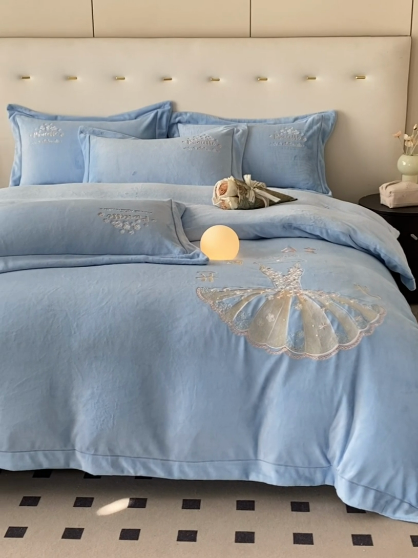 91家纺网 家纺一手货源 找家纺 新方向 2025新款全消光A类牛奶绒四件套-公主请开心2 公主请开心-以太兰