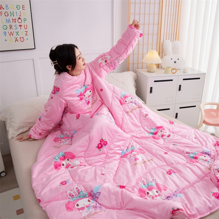 91家纺网 家纺一手货源 找家纺 （总）照世家纺 2024新款卡通三丽鸥水晶绒多功能带袖一体式懒人被