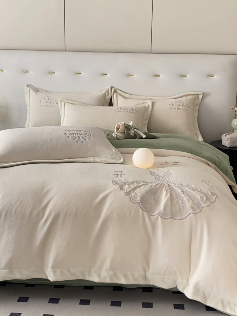 91家纺网 家纺一手货源 找家纺 （总）新方向 2025新款全消光A类牛奶绒四件套-公主请开心2