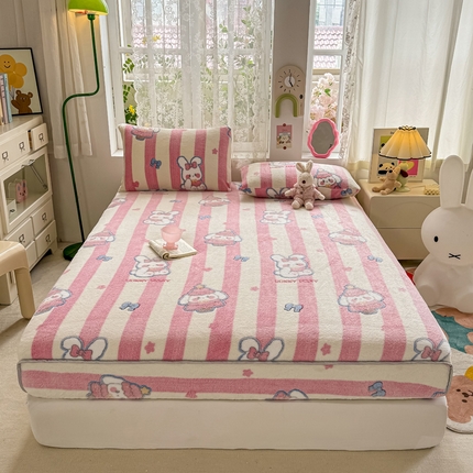 91家纺网 家纺一手货源 找家纺 （总）悦织湾家纺 2025新款加厚雪花绒印花床笠保暖牛奶绒床笠跨境专供外贸出口电商直播热销款