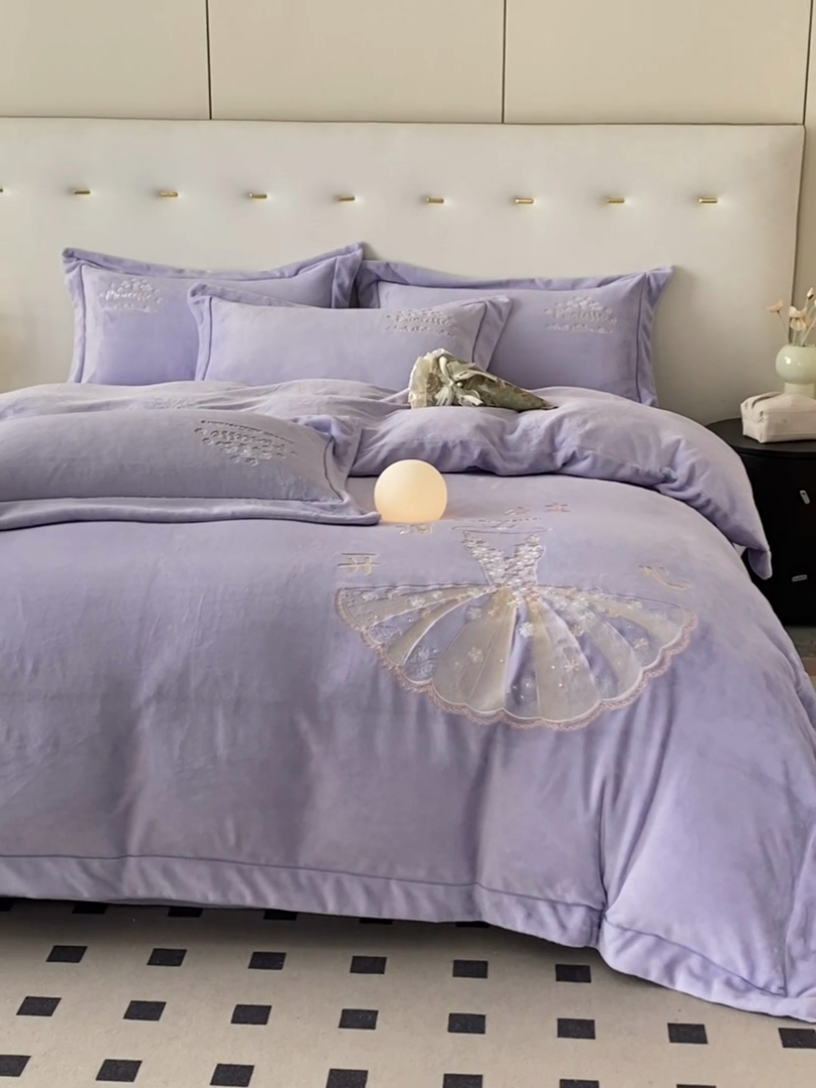 91家纺网 家纺一手货源 找家纺 新方向 2025新款全消光A类牛奶绒四件套-公主请开心2 公主请开心-莫奈紫