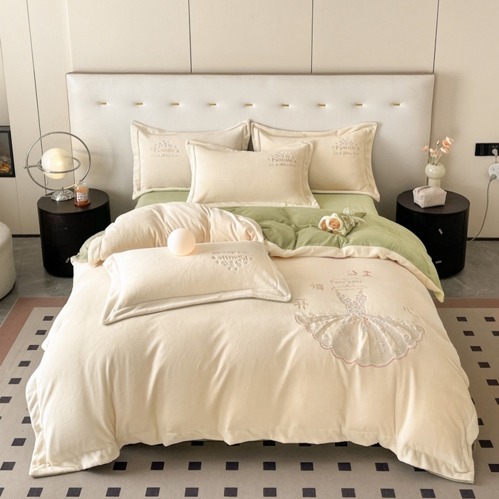 91家纺网 家纺一手货源 找家纺 新方向 2025新款全消光A类牛奶绒四件套-公主请开心2 公主请开心-奶白